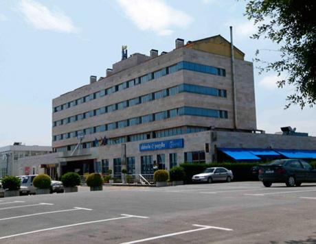 Hotel Silvota Lugo de Llanera Exterior foto